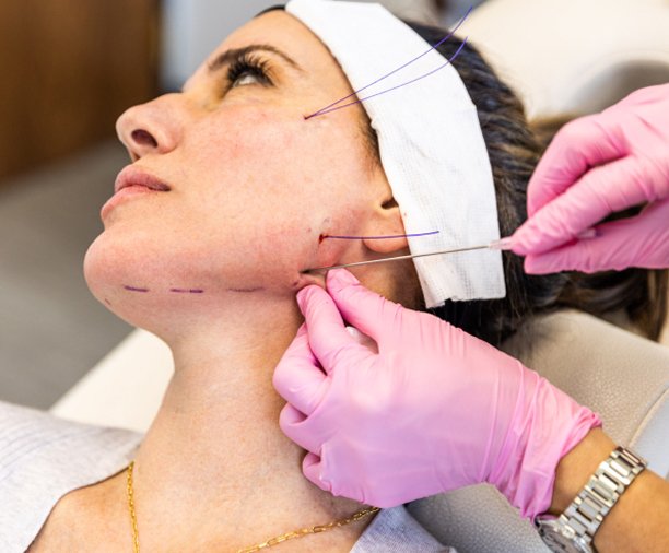 Dr. Omar Al Khalili Clinic dermatology , aesthetics and beauty