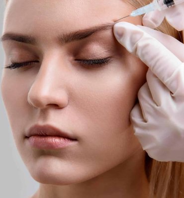 Dr. Omar Al Khalili Clinic dermatology , aesthetics and beauty